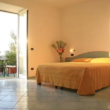 Poggio Del Sole Отель 3*