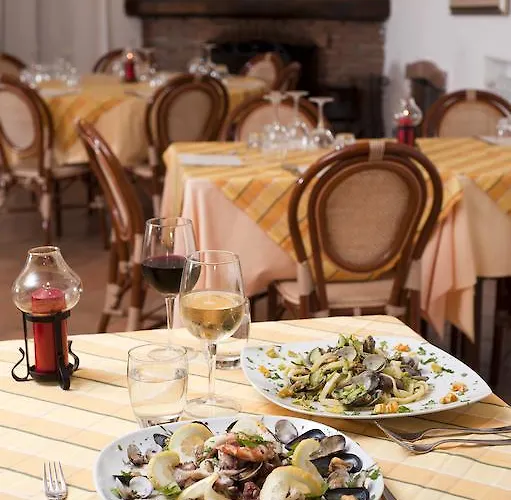 فندق Poggio Del Sole 3*